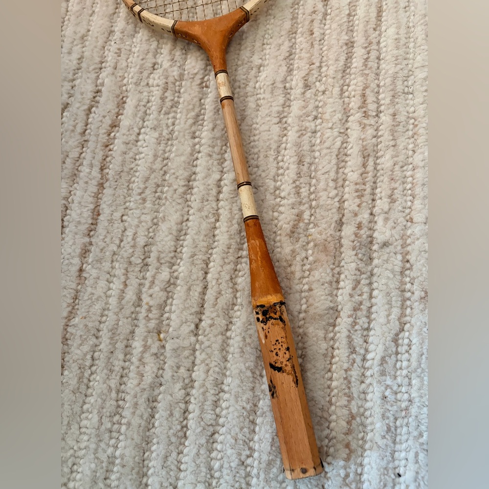 Vintage Dumont Wooden Badminton Racket - Picture 5 of 5